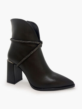 005758 Czarne skórzane botki damskie ze sznurkiem Emi Romani